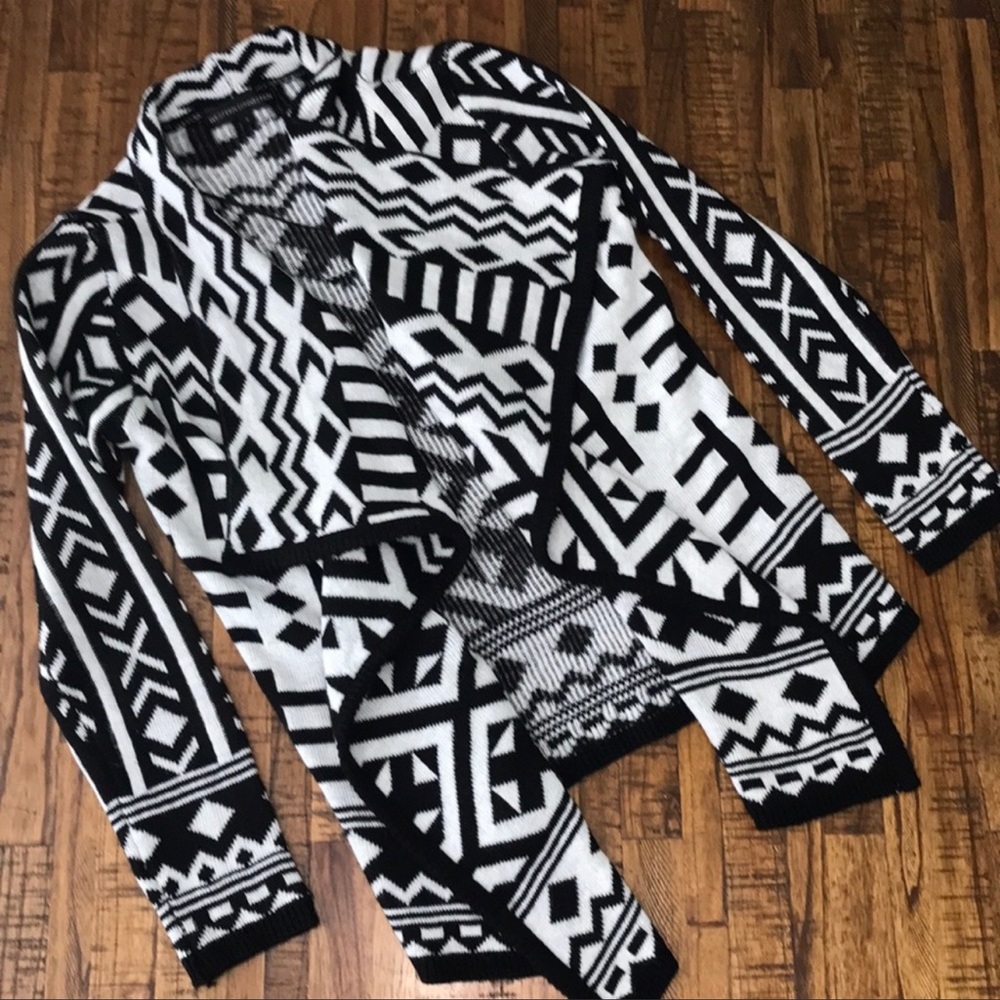 Women’s small western connection Aztec sweater